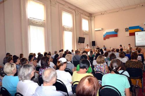 Состоялся отчет главы Администрации Семикаракорского городского поселения А. Черненко перед населением